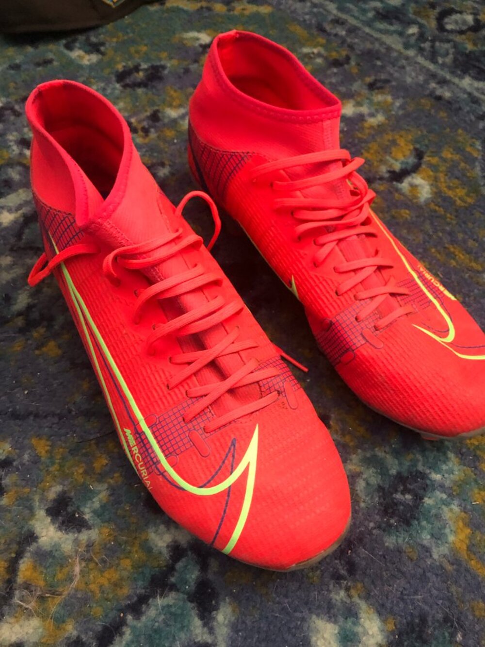 Nike Mercurial Superfly 8 Academy Cleats Crimson great condition mens 10